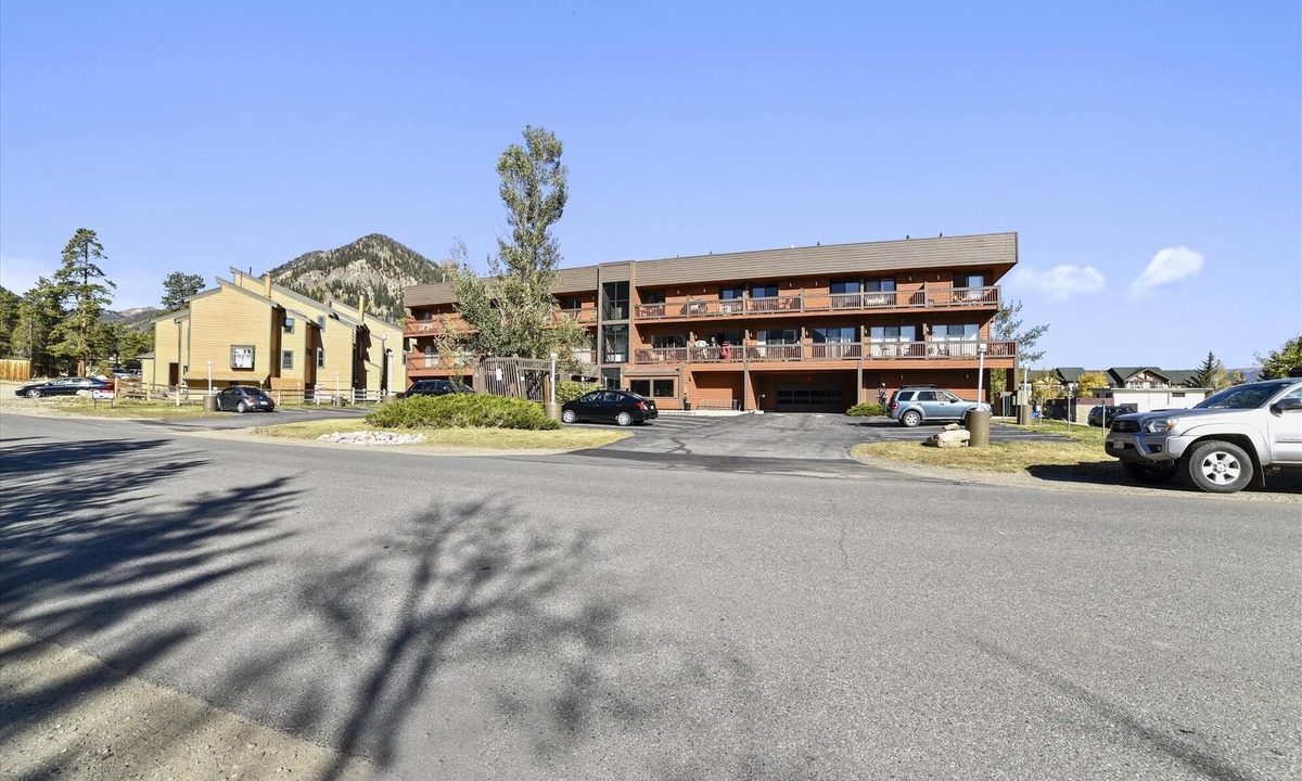 Frisco Condo | Updated Studio Condo near Main Street! Garage Parking!
