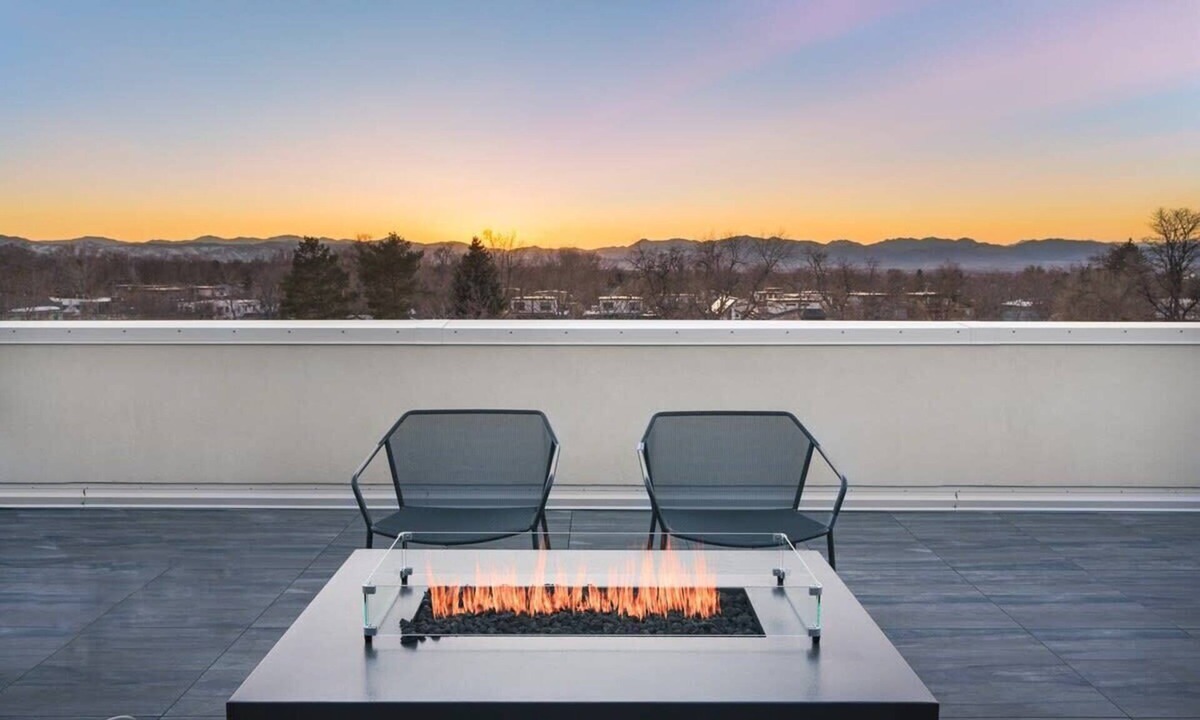 Berkeley Condo | Upscale Flat! Roof Top Patio w/Mtn Views!
