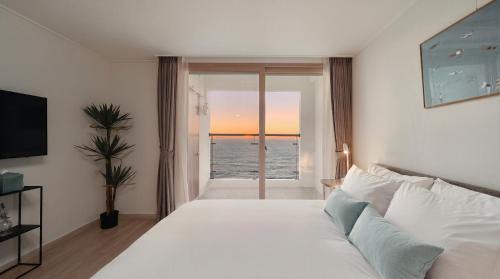 Sokcho Apartment | Urbanstay Sokcho Deungdae Beach