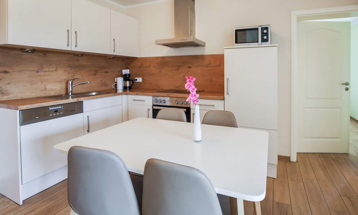Sahrensdorf Apartment | Vacation apartment/apartment for 5 guests with 55m² in Fehmarn (51636)