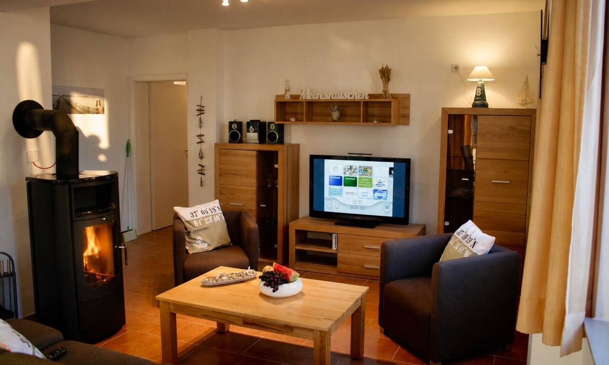 Grossenbrode Apartment | Vacation apartment Möwennest 3 in Großenbrode. Highest wellness comfort with sauna, whirlpool & seasonal beach chair. Extensive game collection. Entertainment with Smart TV & Blu-ray player and surround sound