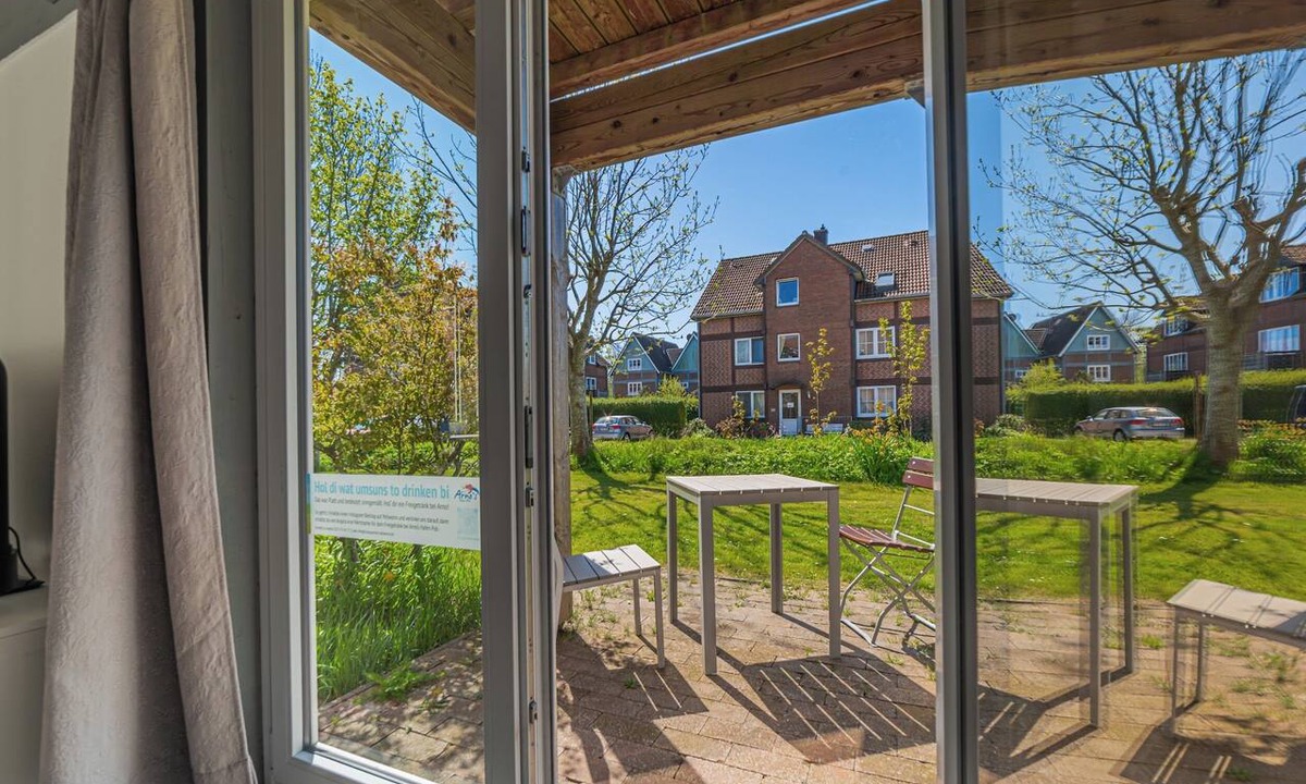 Ostersiel Apartment | Vacation apartment 'Meeresrauschen' - comfortable and central