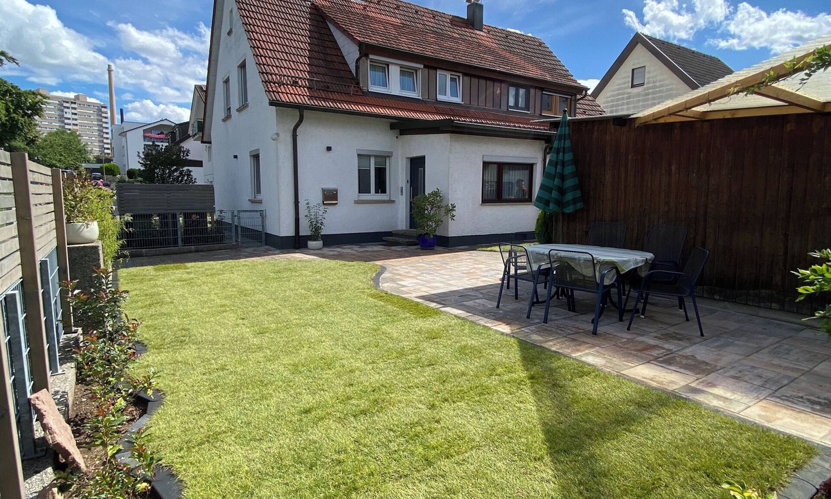 Boeblingen House | Vacation home, cooking island, garden, parking, 4-8 persons