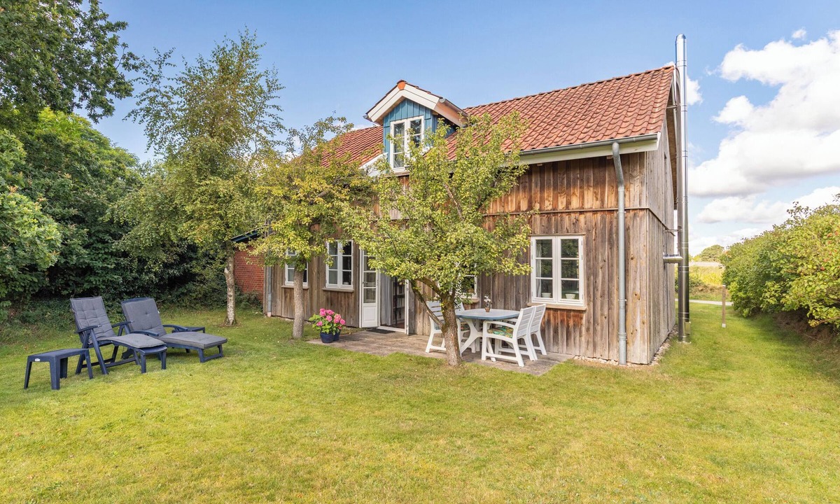 Langenhorn House | Vacation home Lütt Huus an de Geestkant in Langenhorn for up to 4 people