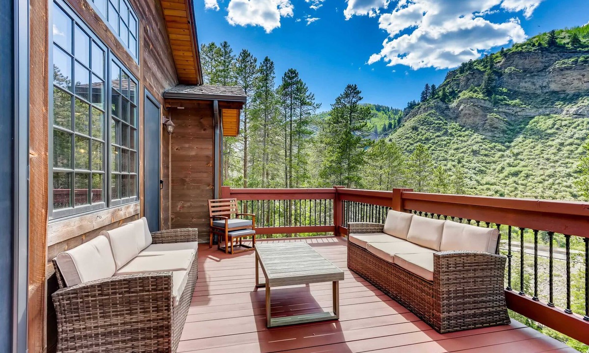 Intermountain House | Vail 5-Bedroom Luxury Residence with Hot Tub