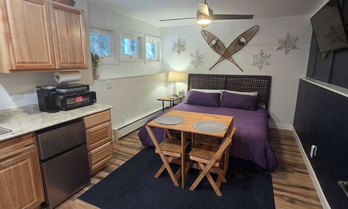 Intermountain House | Vail Getaway for 2 King Bed Dog Friendly!