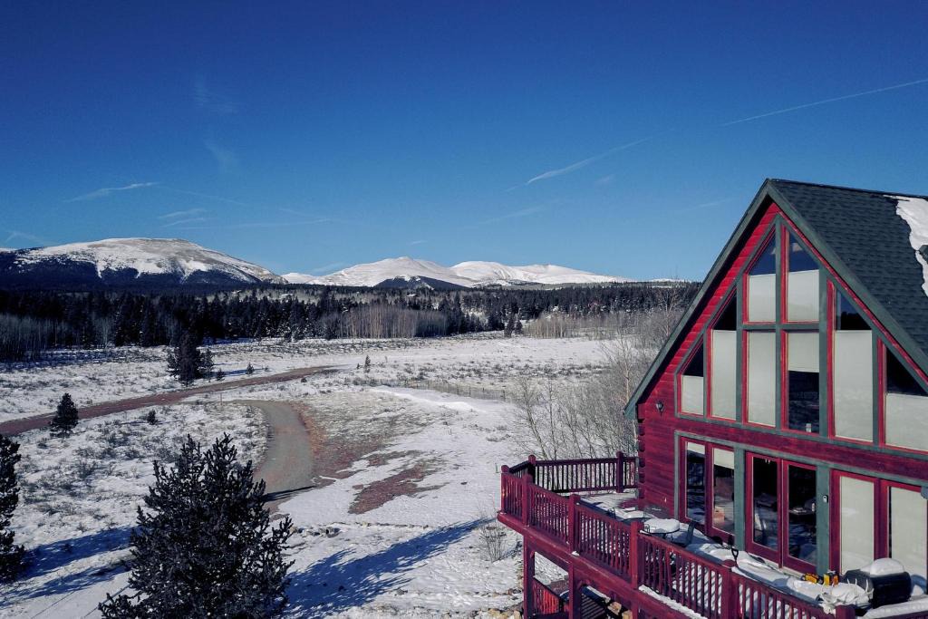 Fairplay House | Valley-View Oasis