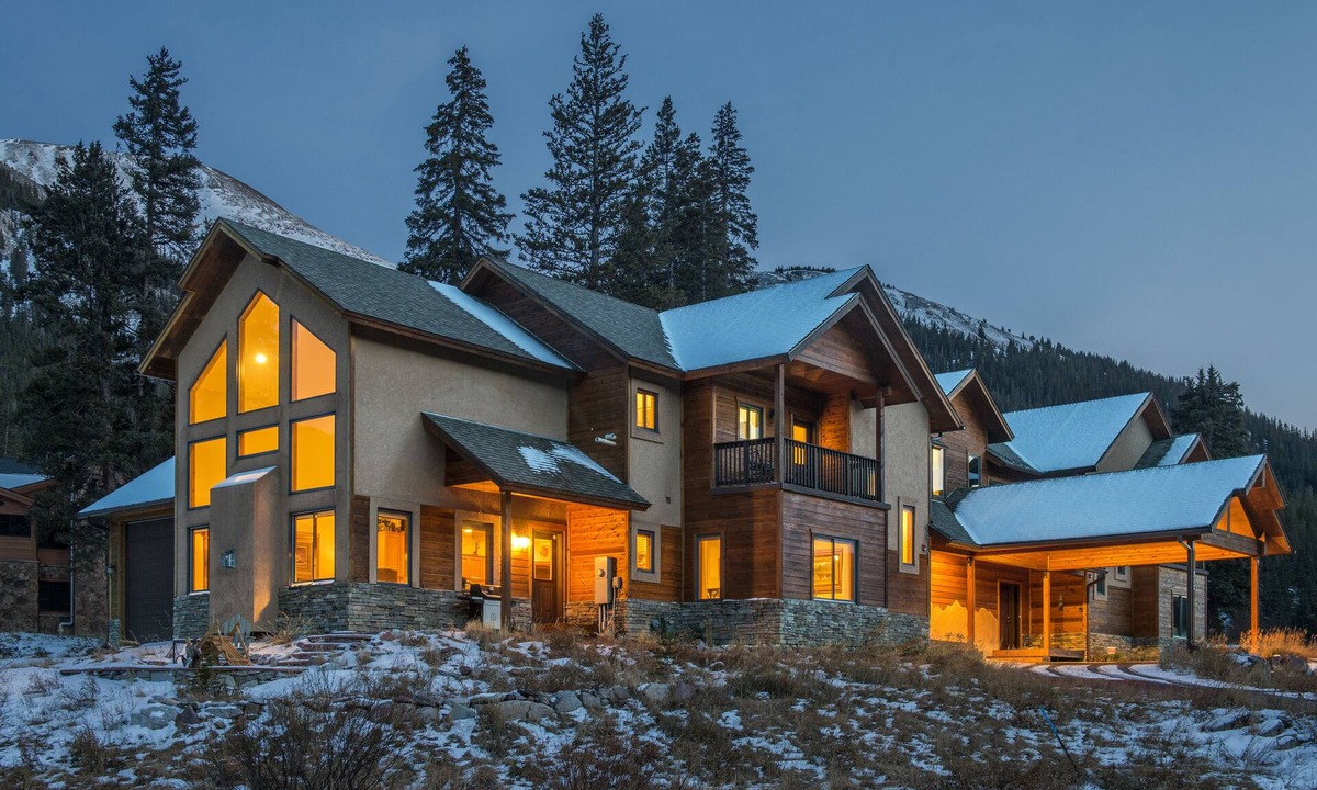 Blue River House | Viking Vista Retreat Luxury Home: Great Views