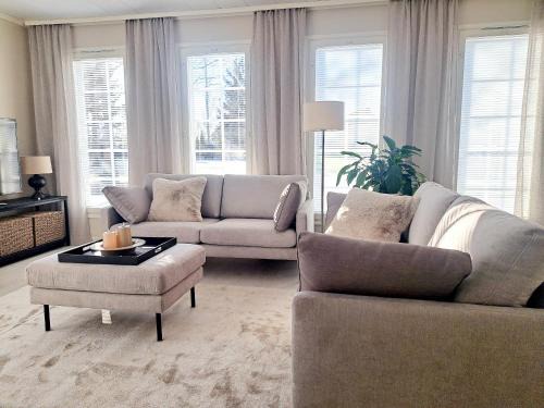 Kokkola Villa | Villa Alicia, oma 85 m2 talo, latausasema, ilmastointi