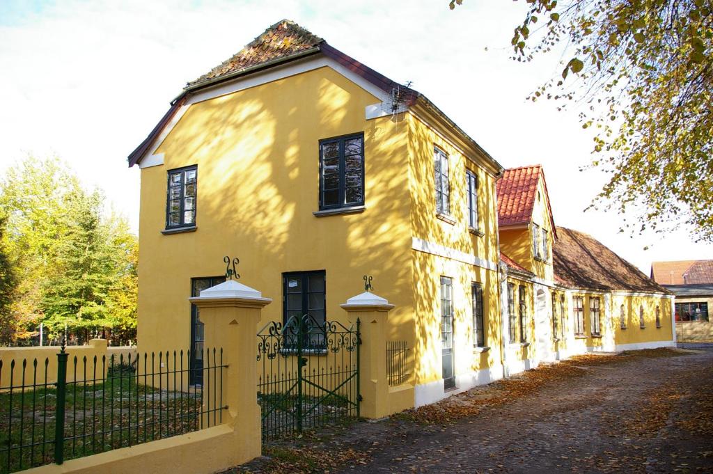 Petersdorf Villa | Villa Nikolaj - Historisches Pastorat