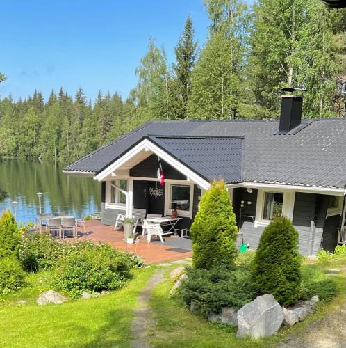 Nilsia House | Villa Valkeinen