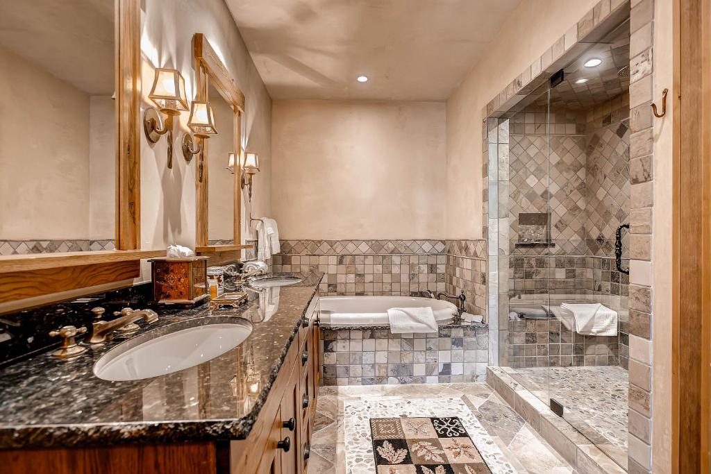 Village Walk Apartment | Village Walk 59