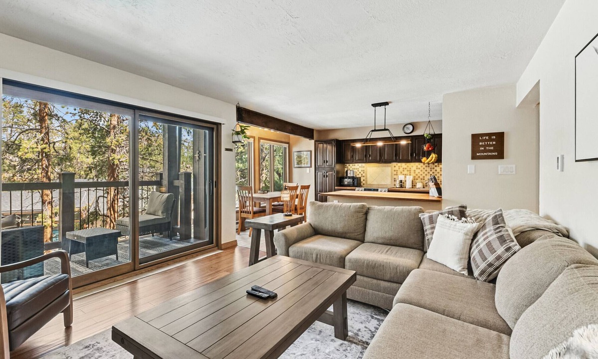 Warrior's Mark Condo | Walk to Main St | Pool & Hot Tub
