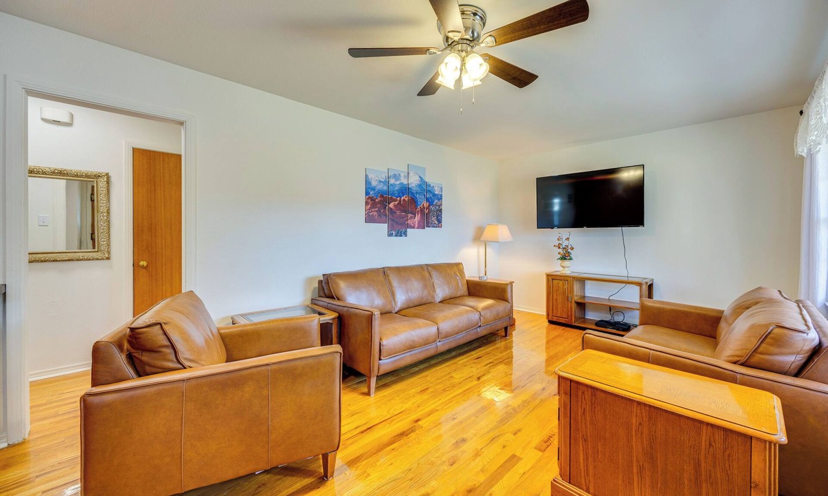 Pleasant Valley House | Walk to Old Colorado City: Home w/Fenced Yard