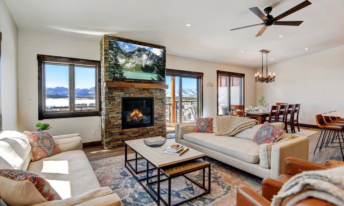 Fraser House | Waterside Villa 8B I Private Hot Tub I Views I Bunk Room I Desk I Game Room I Discounted Attractions