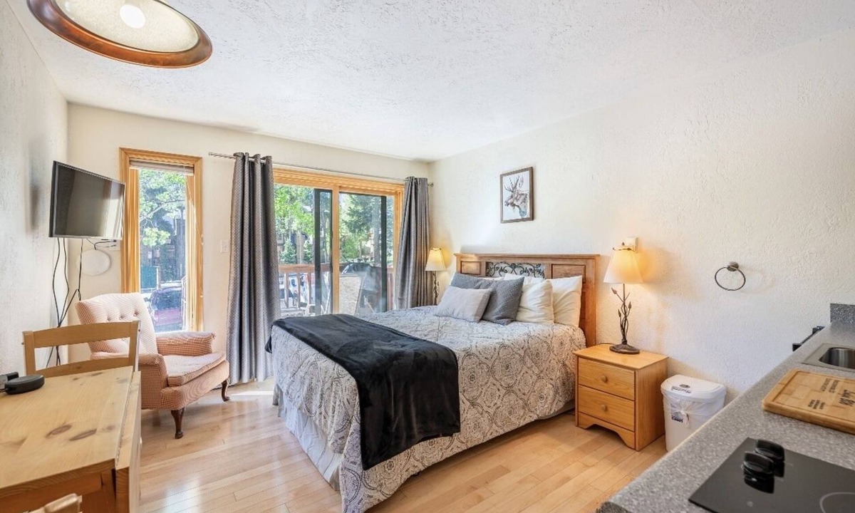 Four O'Clock Condo | Welcome to Your Cozy Mountain Retreat at Four O'clock Lodge B06!