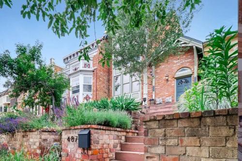 Downtown House | West Pearl Street Townhome