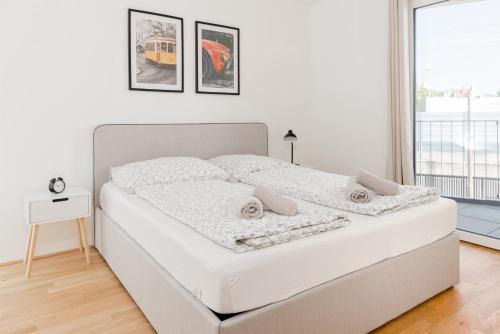Simmering Apartment | Whats-App Self-Check-IN - 1BR Apartment, near airport,15 min to Center