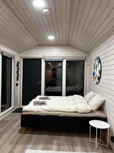 Lumijoki Apartment | Willa Rauha 1A, minikoti katetulla terassilla, ei saunaa