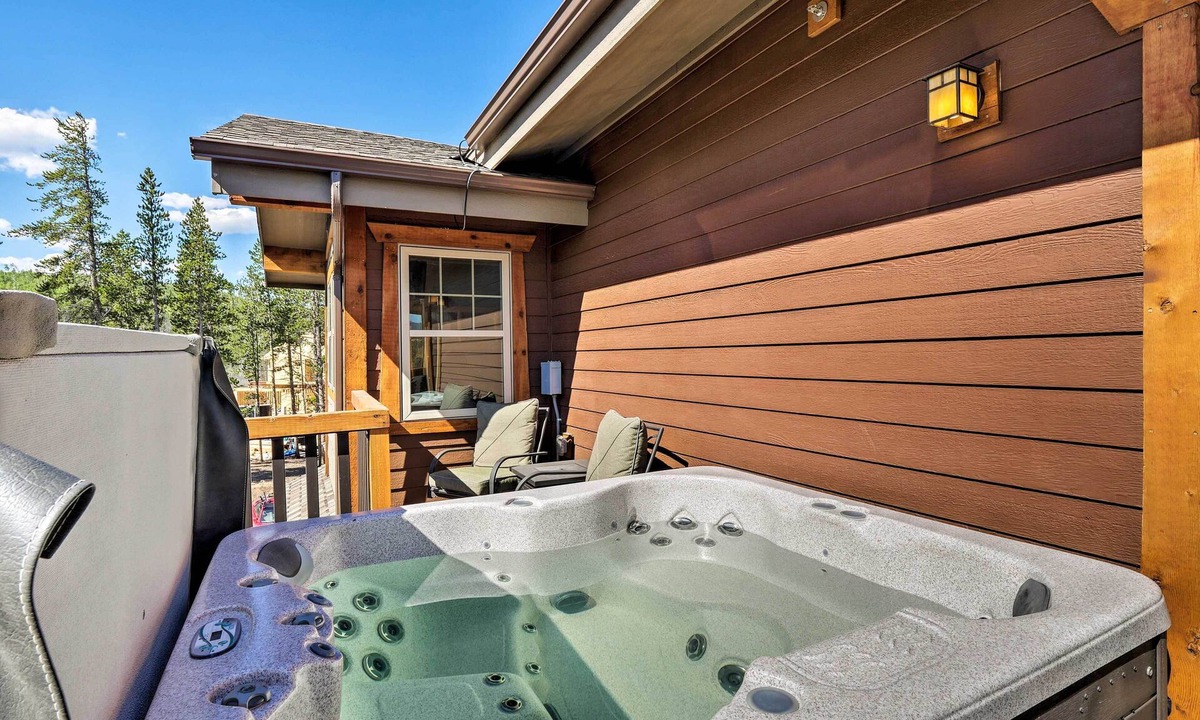 Fraser Condo | Winter Park Retreat: Mtn Views & Pool Access!