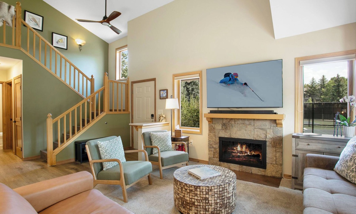 Edwards House | Wonderful Condo, Minutes drive to Beaver Creek Resort!