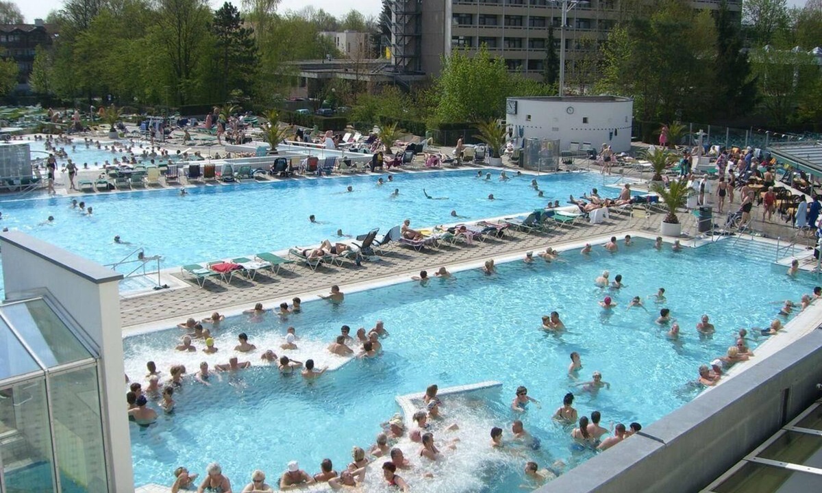 Hartkirchen Apartment | Wonderful holiday flat with barbecue and garden
