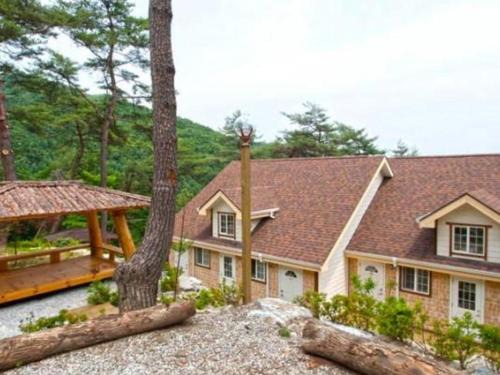 Wonju House | Wonju Sarichi Land in Forest Pension