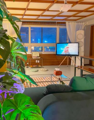 Choryang Apartment | Wood sage House #3LDK #Busan KTX Station 1min #Large House