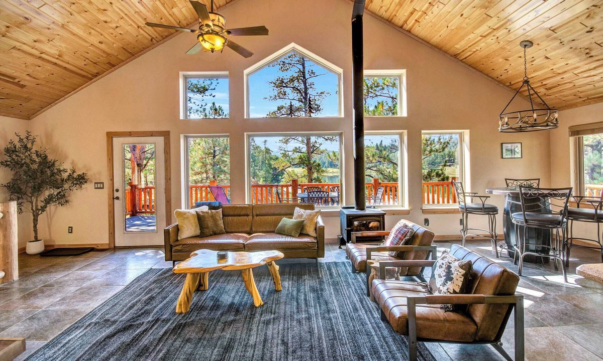 Westcreek Cabin | Woodland Park Lakeview Log Cabin + Hot Tub & Sauna