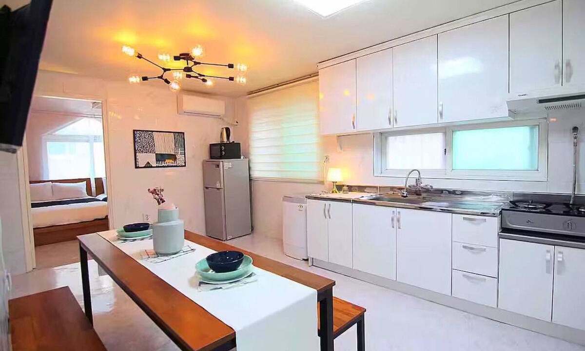Seogyo-dong Apartment | Y4# 방 4개 및 욕실 4개@ 3번 출구