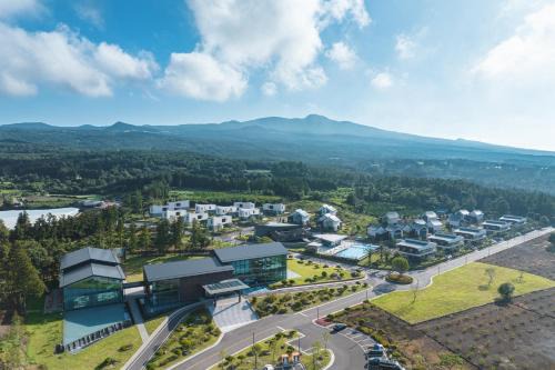 Jungmun Resort | Yakmaeul