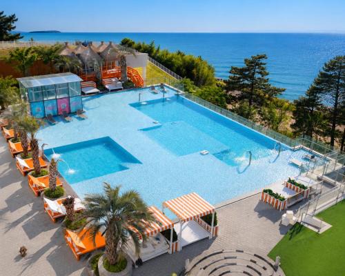 Dolsan-eup Hotel | Yeosu Calacatta Hotel & Resort