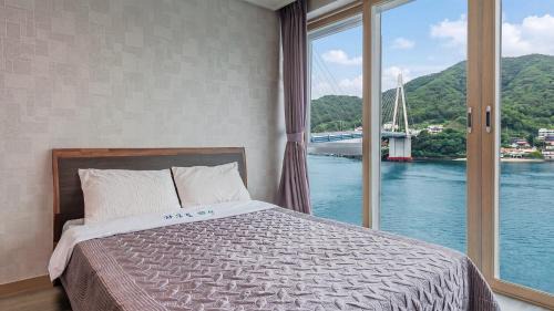 Yeosu House | Yeosu Janggun Island Pension