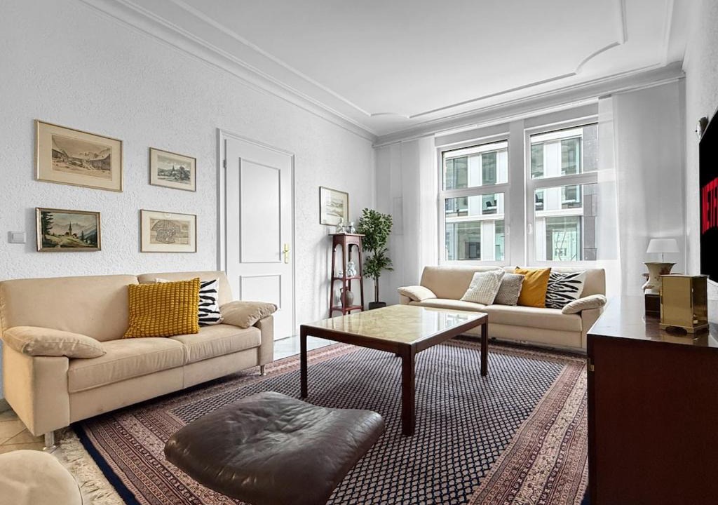 Neue Vorstadt Apartment | Zentrale Wohnung Stuttgart mit Balkon für 10 Gäste