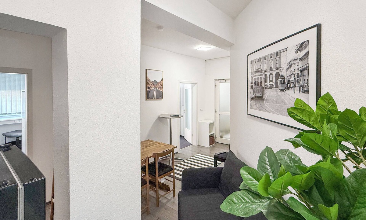 Neue Vorstadt Apartment | Zentrales Stgt Apt – 3SZ, 12 Pers.