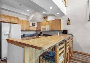 Amazing Breckenridge location, Beautiful views, Two blocks from Main Street!