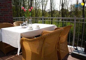 Exclusive apartment with two separate bedrooms and south-facing balcony!