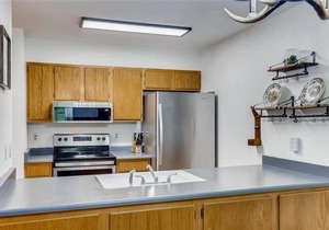 Lovely 2 BDR Condo - Close to Skiing & Main St!