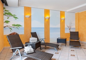 Top-floor apartment in a prime beach location with a view of the beautiful Schloonsee lake