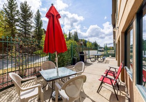 Walk to Gondola in 8 minutes/Pool and Hot Tub/Fitness Room