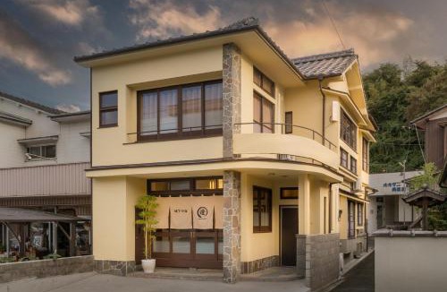 Ozu Apartment | 城下の宿 燈