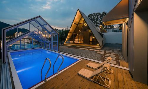 Oeseo House | 가평 스페인마을 풀램핑 Spanish Village Poolamping
