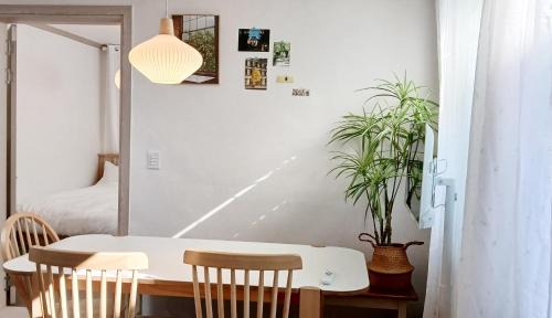 Gumi House | 구미역4분 금리단길 호텔침구 옥상독채 구미로로스테이