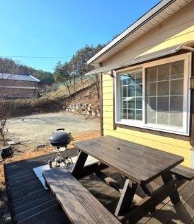 Gangneung Apartment | 땅콩하우스 #최대4인,무료바베큐,조용한마을