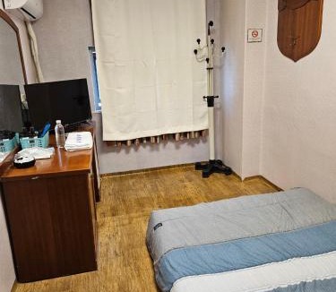 Namyangju Hotel | 로얄장모텔