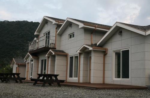 Jeongseon House | 별 품은 강