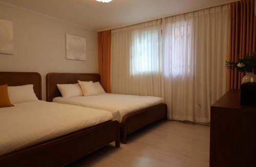 Sinchon-dong Villa | 스테이루헤 Stayruhe in Hongdae