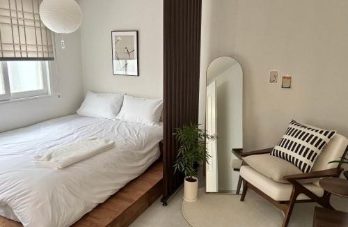 Cheonyeon-dong Apartment | 스테이 눅