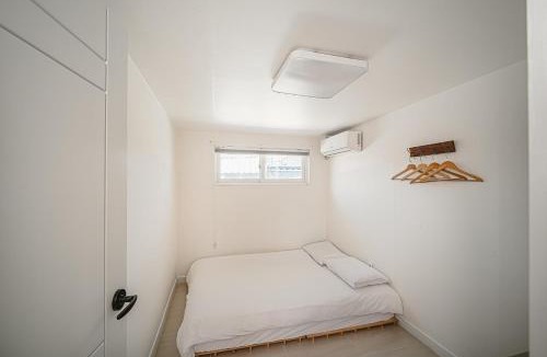 Jocheon Bed & Breakfast | 신흥부부공간a동