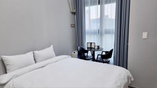 Hak-dong Hotel | 썸원호텔